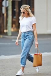 7 ways to style your tshirt