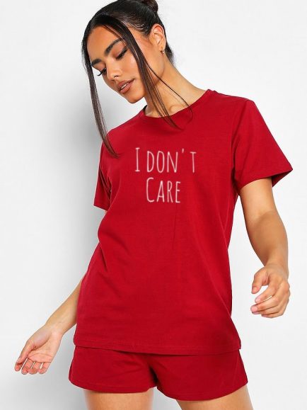 Red tshirt woman