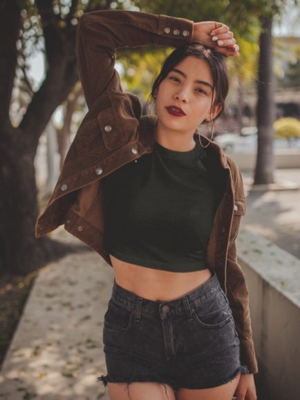 black regular fit crop top